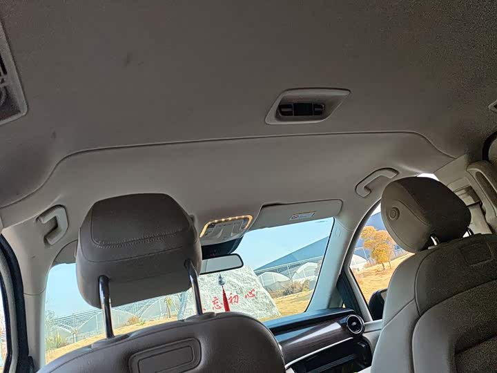 Фото 9 - Mercedes-Benz V-Class