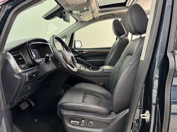 Фото 4 - GAC Trumpchi M8