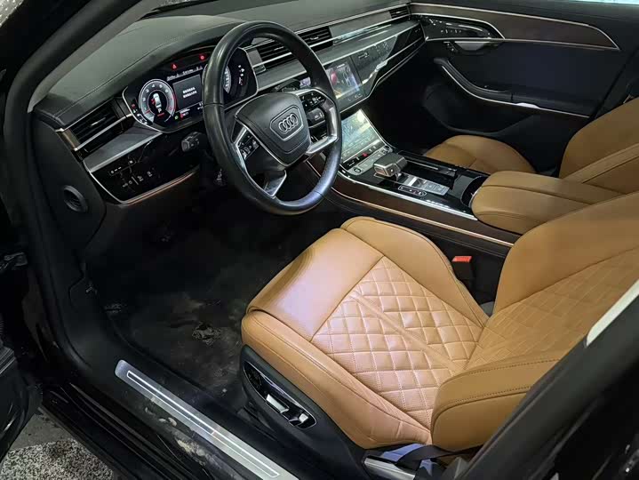 Фото 6 - Audi A8