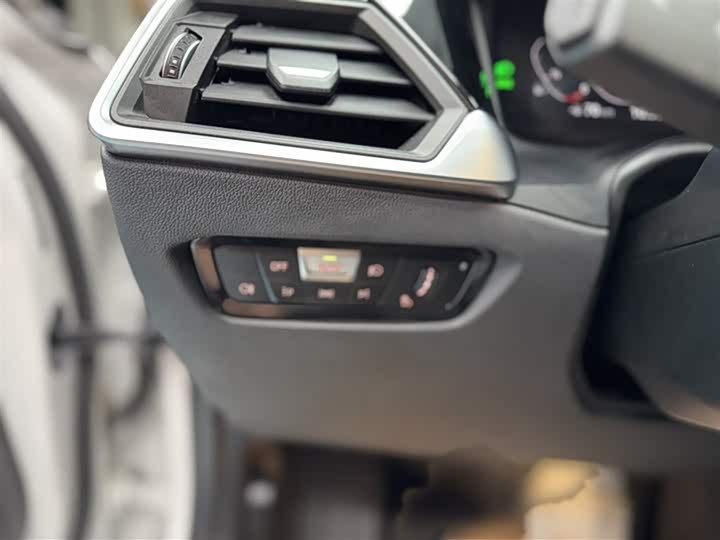 Фото 2 - BMW 3 Series