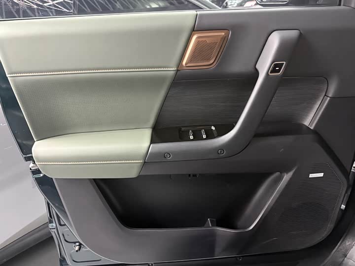 Фото 6 - Chery iCar 03