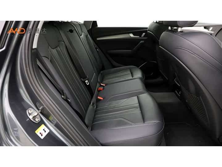 Фото 8 - Audi Q5L