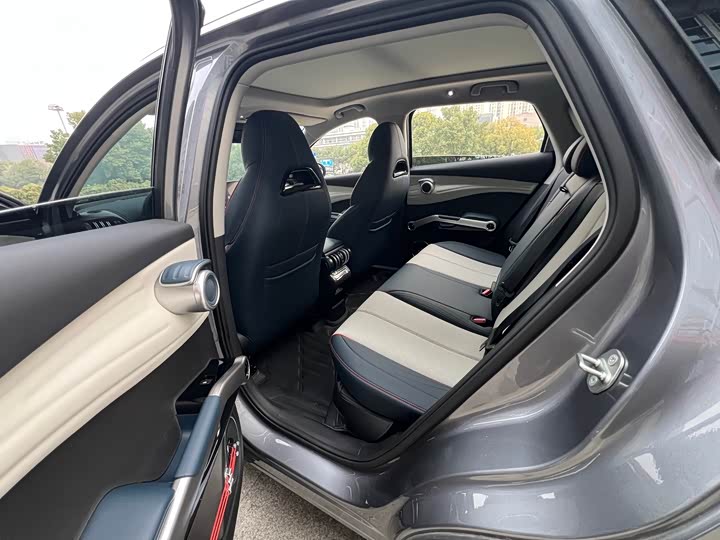 Фото 7 - BYD Yuan Plus