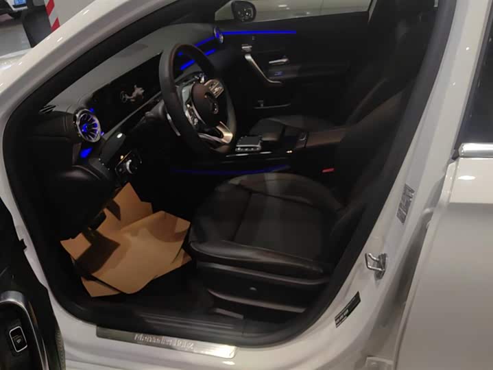 Фото 9 - Mercedes-Benz A-Class