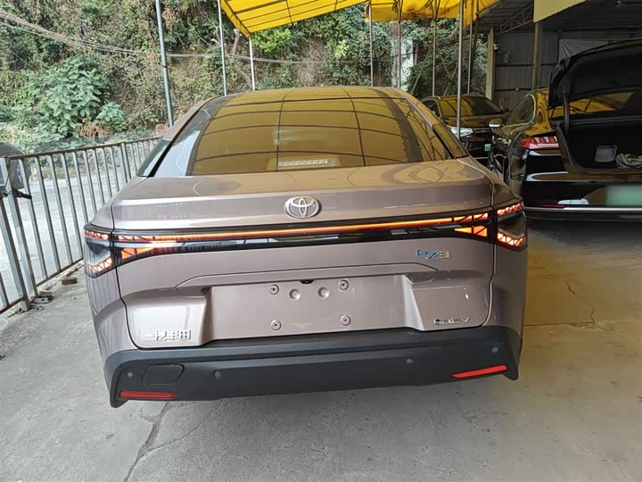 Фото 5 - Toyota bZ3