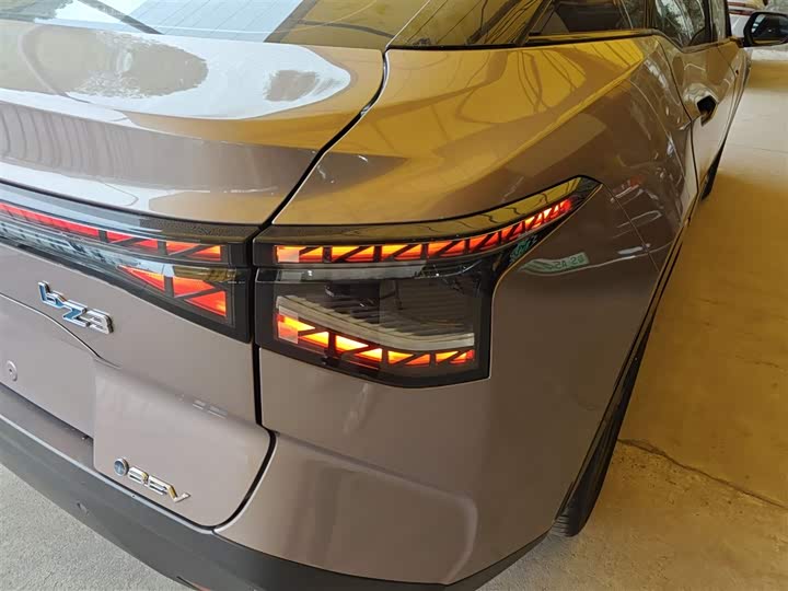 Фото 7 - Toyota bZ3