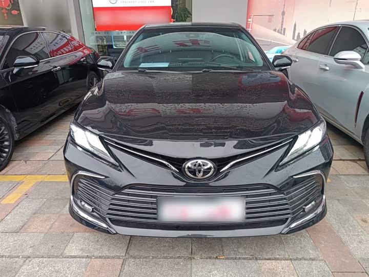 Фото 3 - Toyota Camry