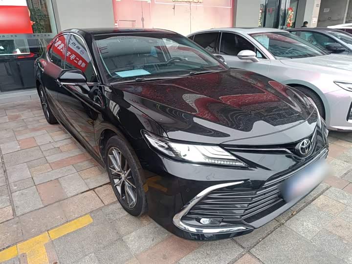 Фото 4 - Toyota Camry