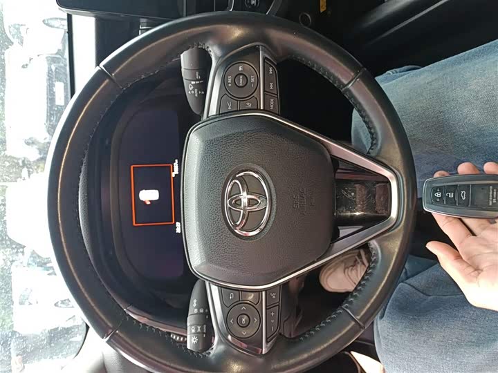 Фото 9 - Toyota Camry