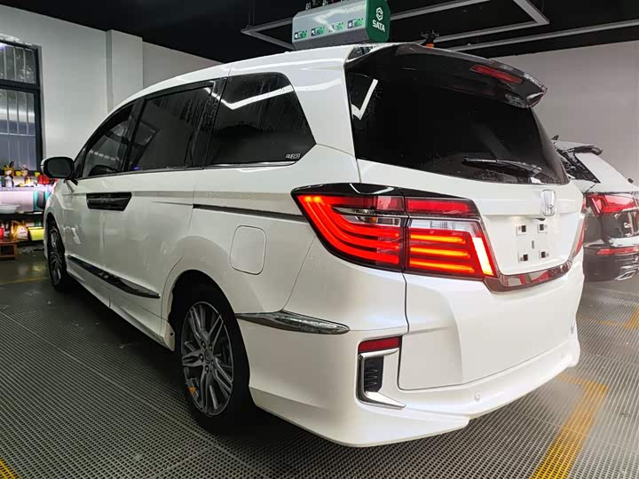 Фото 5 - Honda Elysion