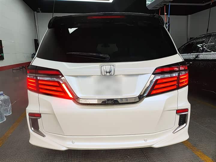 Фото 6 - Honda Elysion