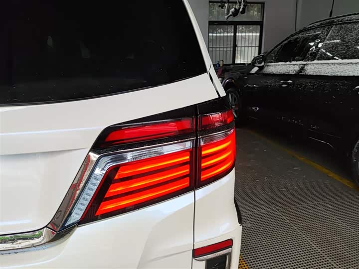 Фото 8 - Honda Elysion