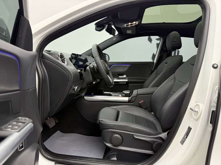 Фото 4 - Mercedes-Benz GLA-Class