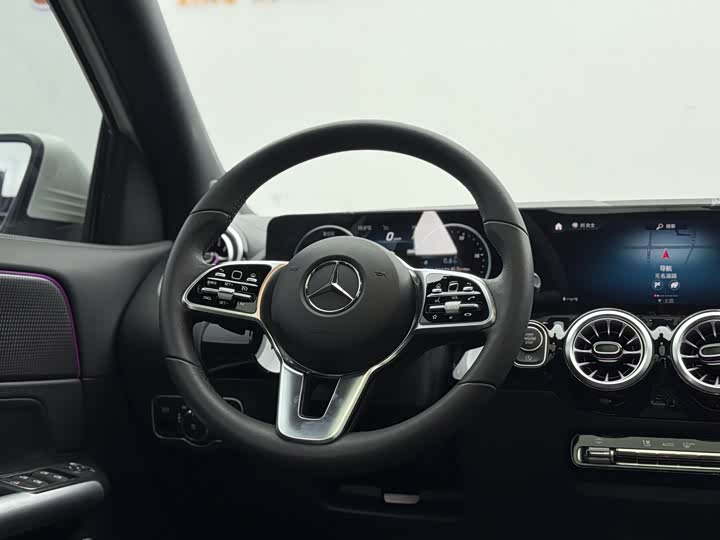 Фото 6 - Mercedes-Benz GLA-Class