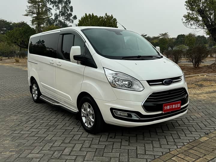 Фото 8 - Ford Tourneo