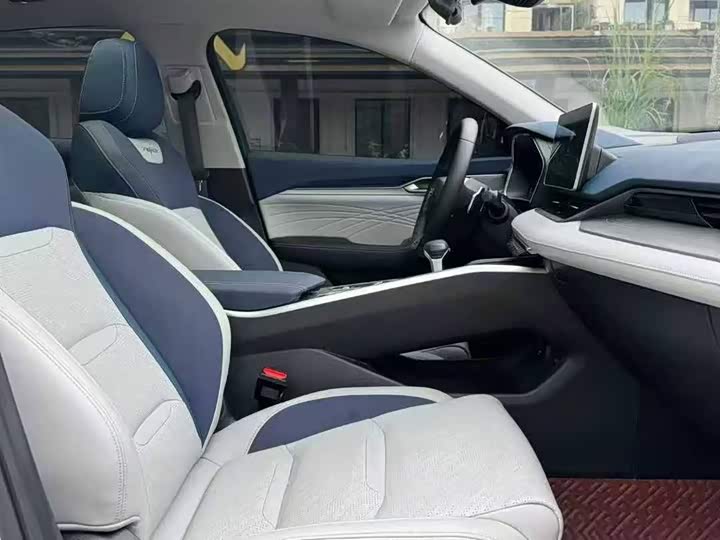 Фото 4 - Geely Preface