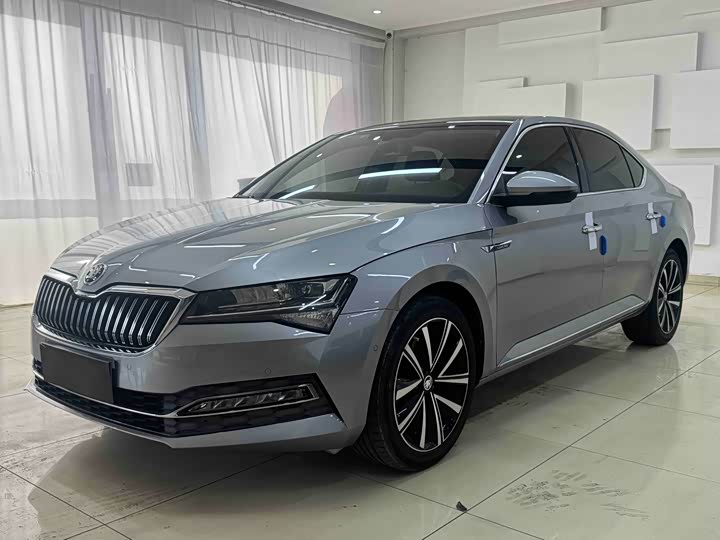 Фото 1 - Skoda Superb