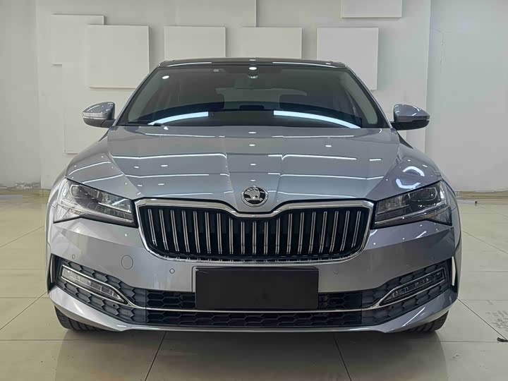 Фото 2 - Skoda Superb