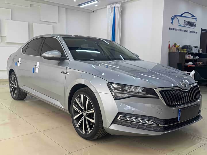 Фото 3 - Skoda Superb