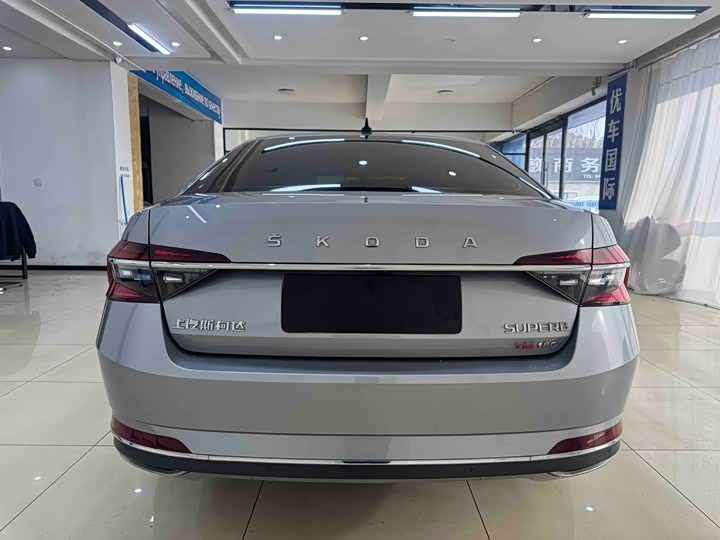 Фото 5 - Skoda Superb