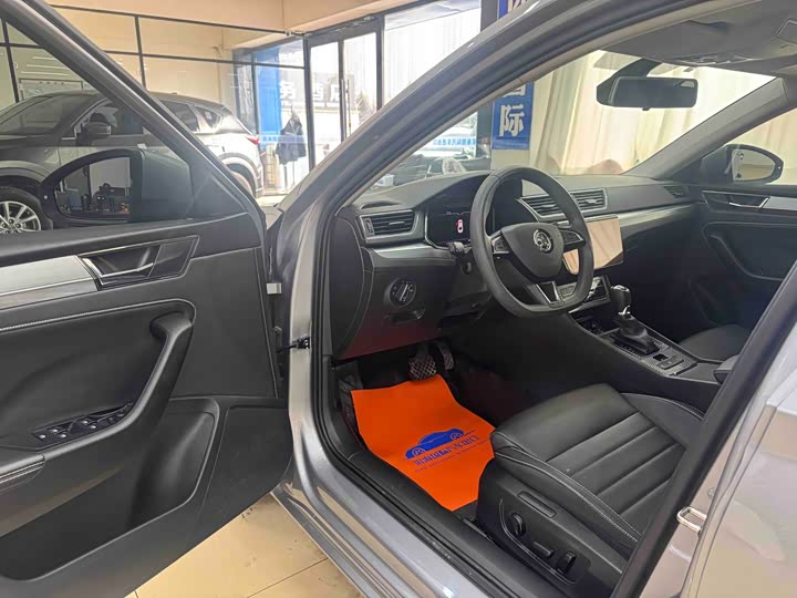 Фото 7 - Skoda Superb