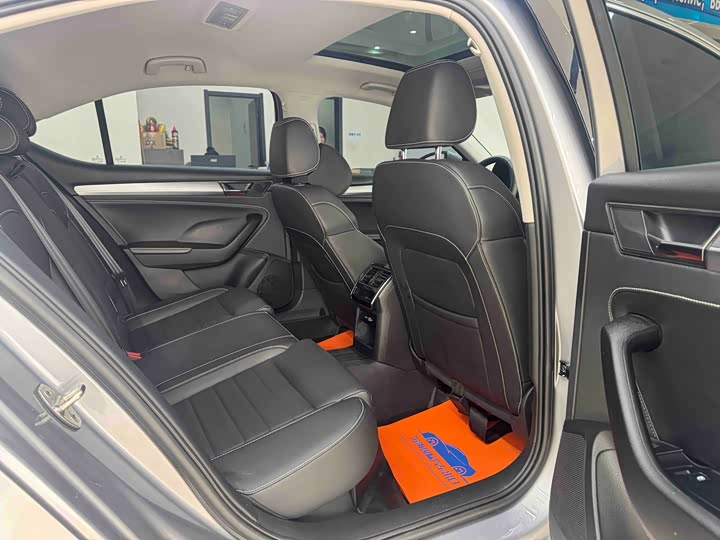 Фото 9 - Skoda Superb