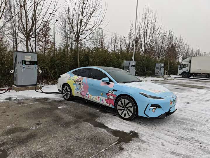 Фото 3 - Geely Galaxy E8