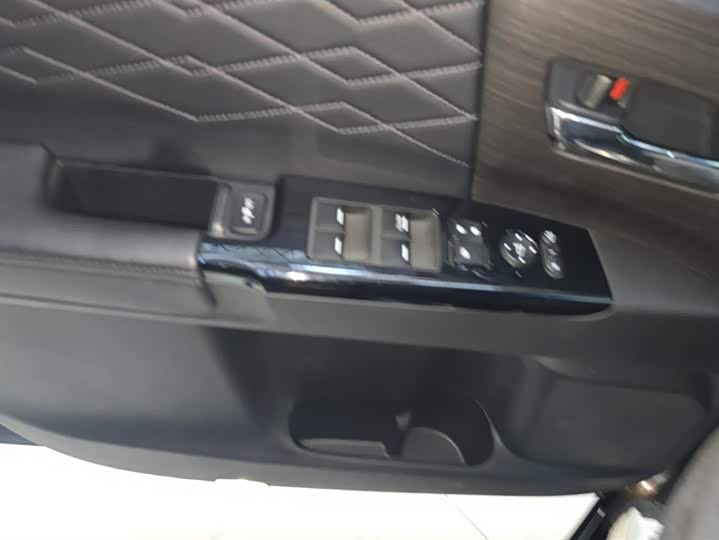 Фото 7 - Honda Elysion