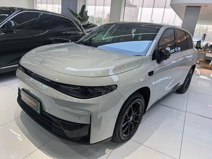 Фото 1 - Leapmotor C10