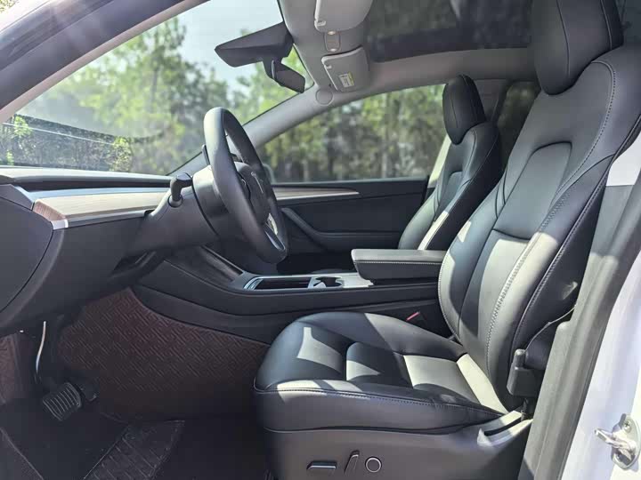 Фото 6 - Tesla Model Y