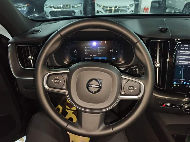 Фото 3 - Volvo XC60