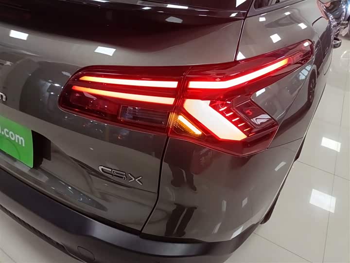 Фото 8 - Citroen C5 X