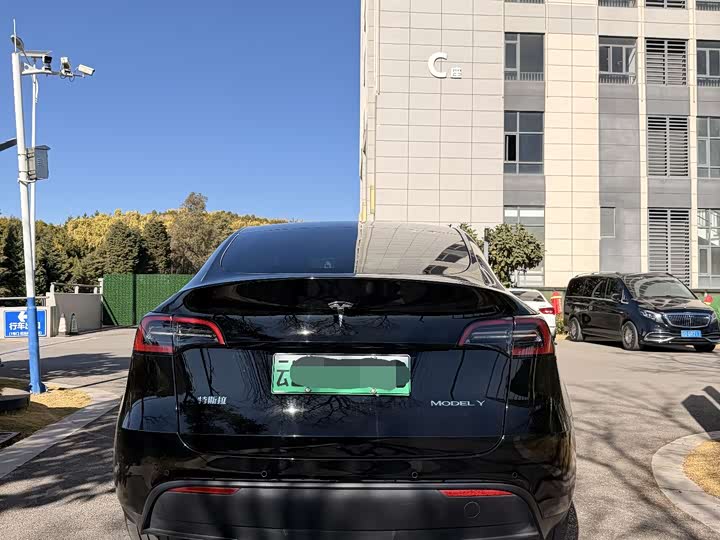 Фото 7 - Tesla Model Y