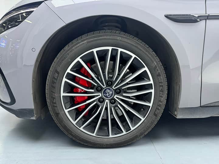 Фото 4 - BYD Han