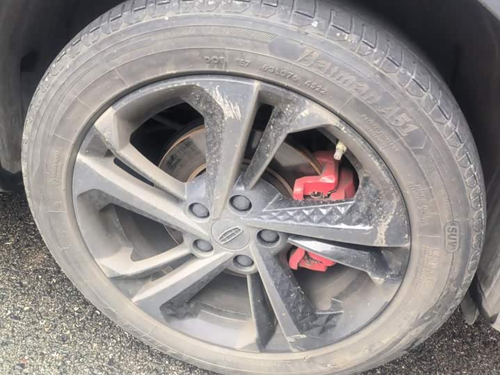 Фото 6 - Geely Coolray