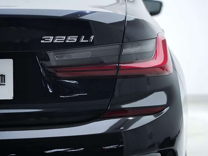 Фото 2 - BMW 3 Series