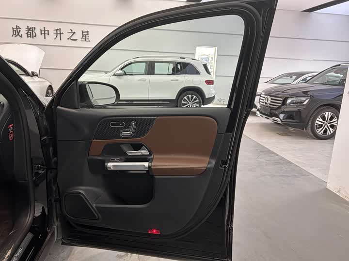 Фото 2 - Mercedes-Benz GLB-Class