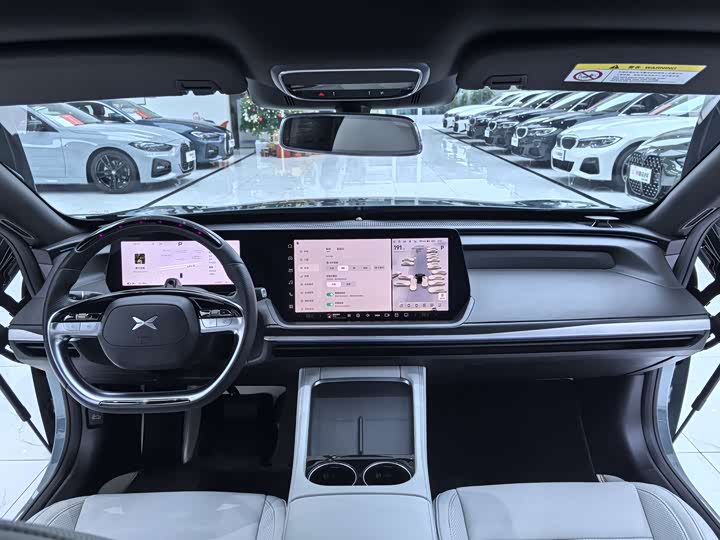 Фото 8 - XPeng P7