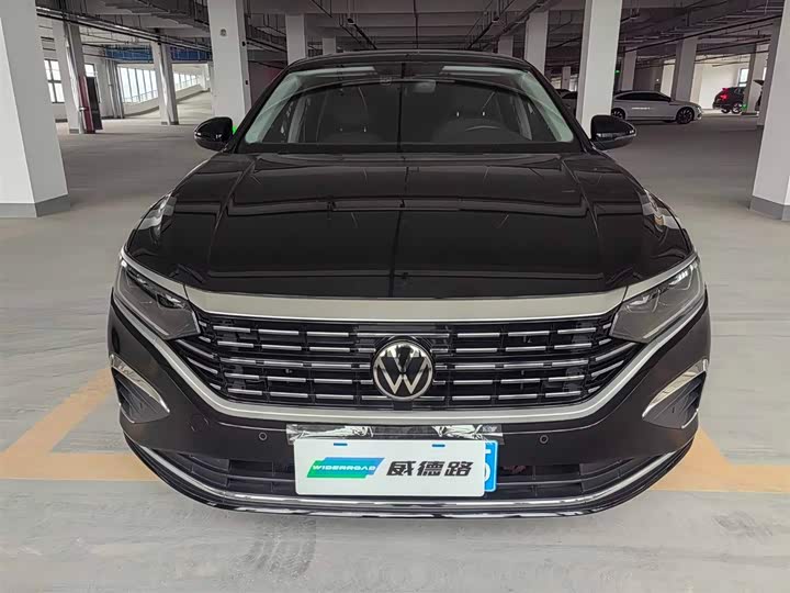 Фото 2 - Volkswagen Passat