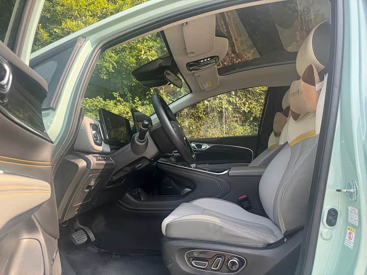 Фото 9 - GAC Aion V