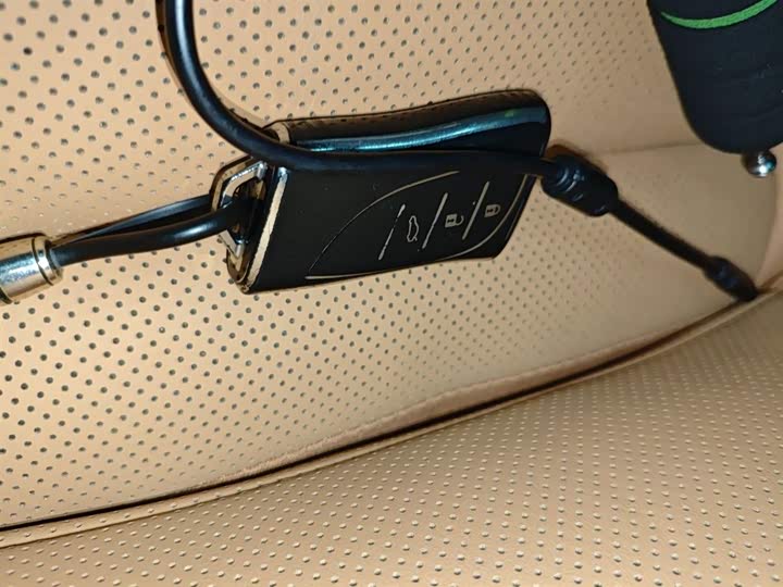 Фото 6 - Lexus ES