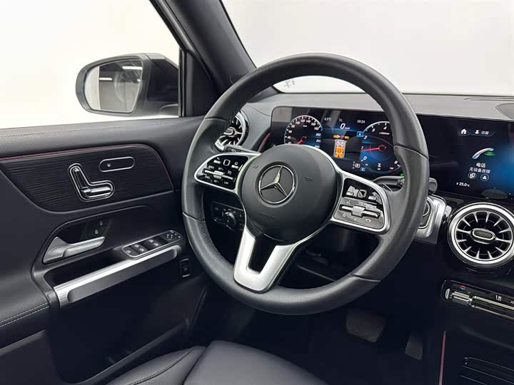 Фото 9 - Mercedes-Benz GLB-Class