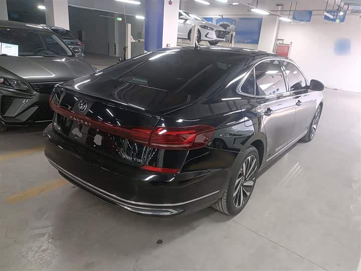 Фото 7 - Volkswagen Passat