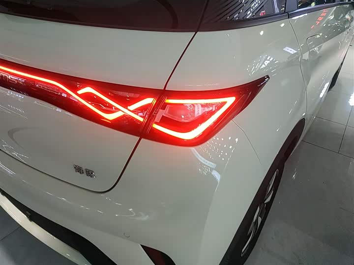 Фото 8 - BYD Dolphin