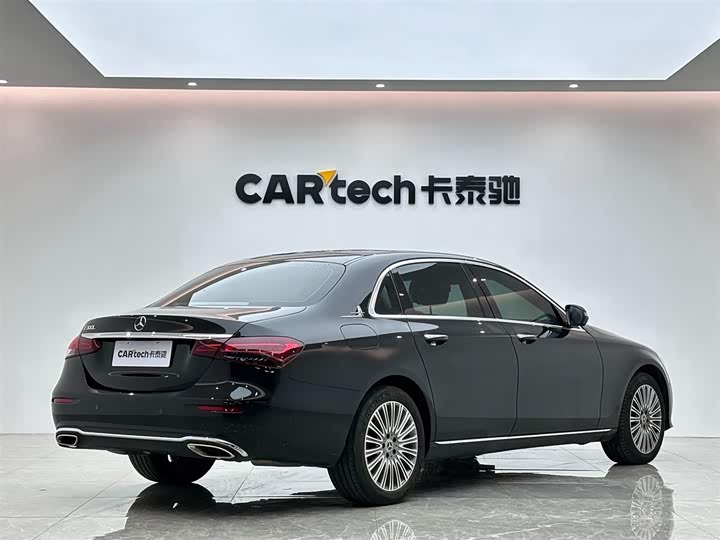 Фото 5 - Mercedes-Benz E-Class