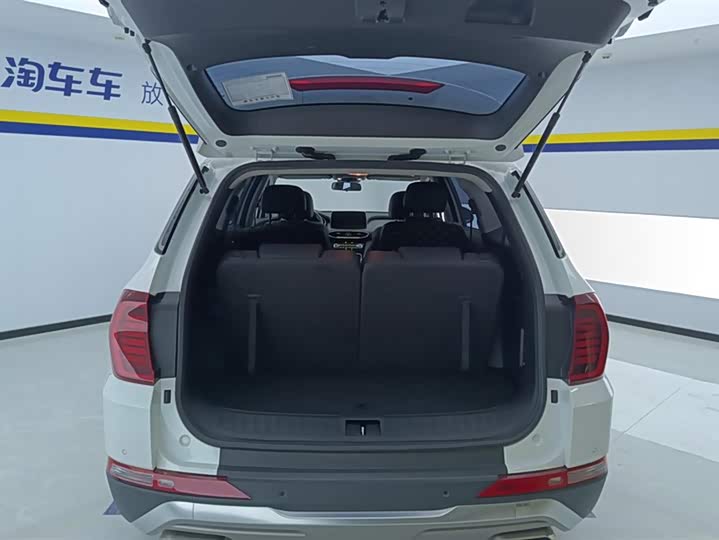 Фото 4 - Hyundai Santa Fe