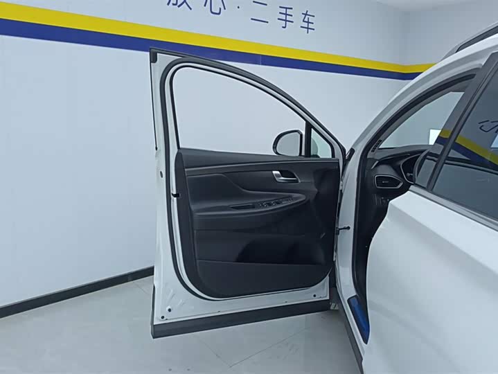 Фото 7 - Hyundai Santa Fe