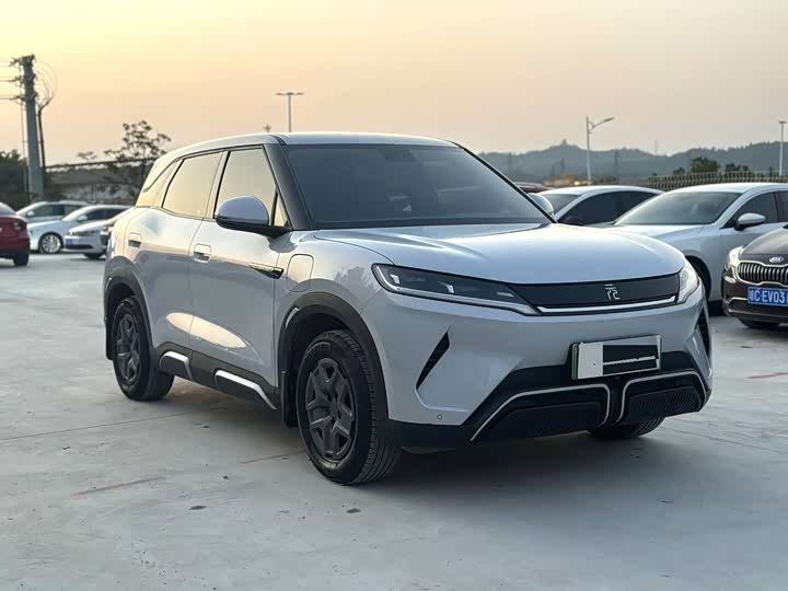 Фото 3 - BYD Yuan Up