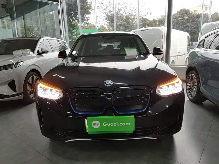 Фото 3 - BMW iX3