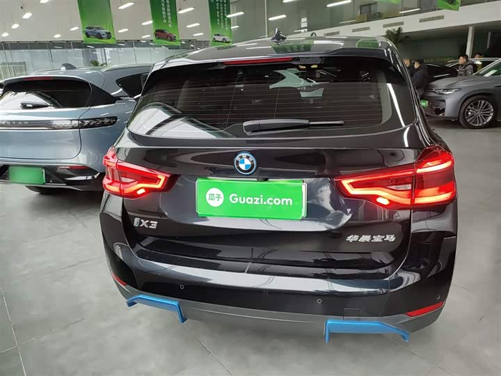 Фото 6 - BMW iX3